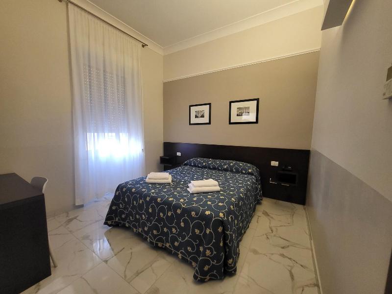Club Hotel Milan image