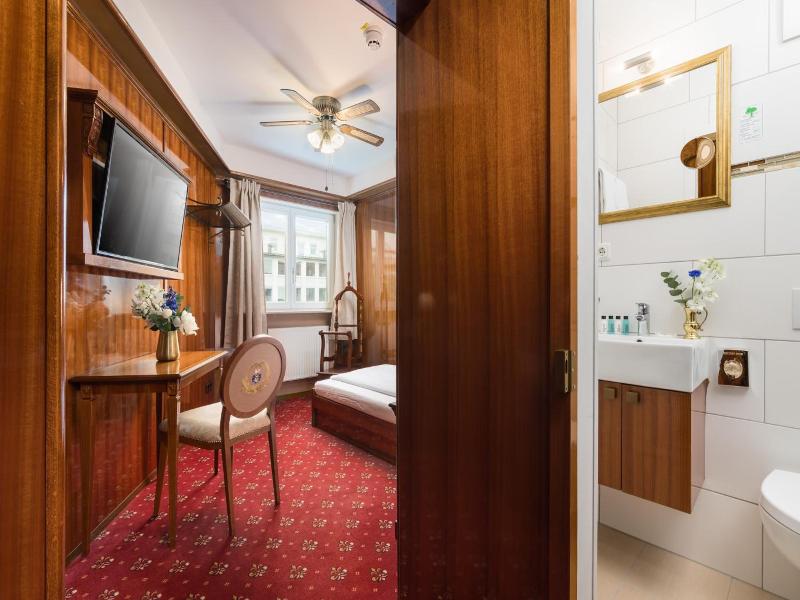 Hotel Du Train image