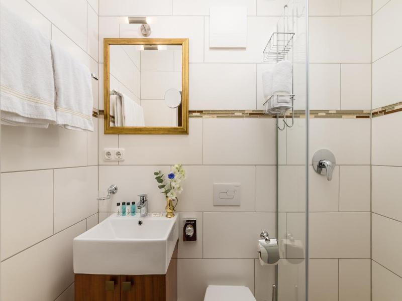 Hotel Du Train image