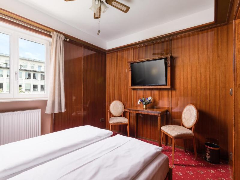 Hotel Du Train image