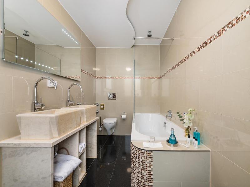 Hotel Du Train image