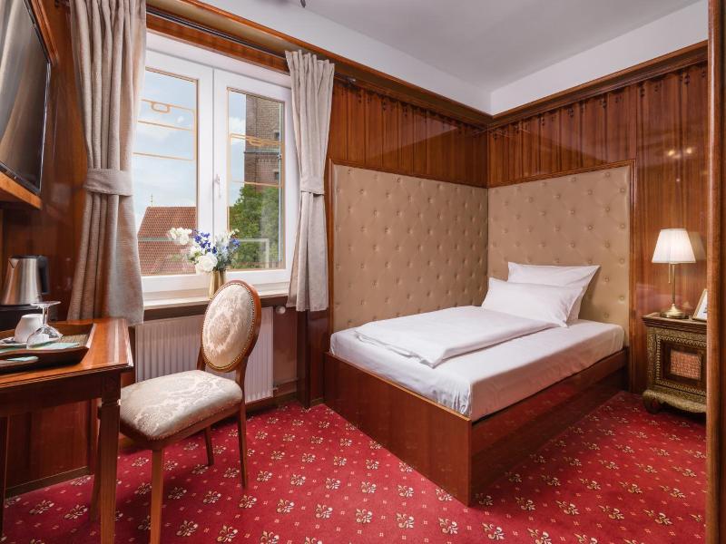 Hotel Du Train image
