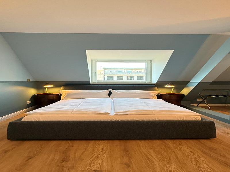 Hotel Du Train image