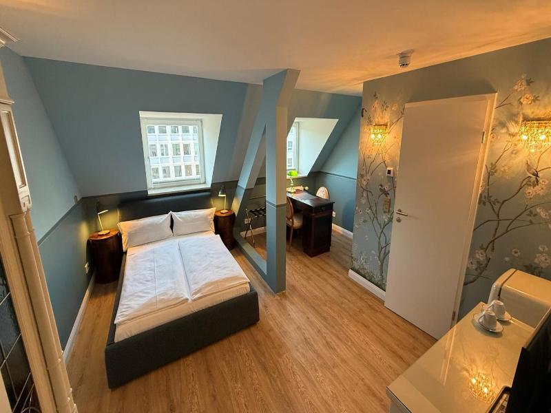 Hotel Du Train image