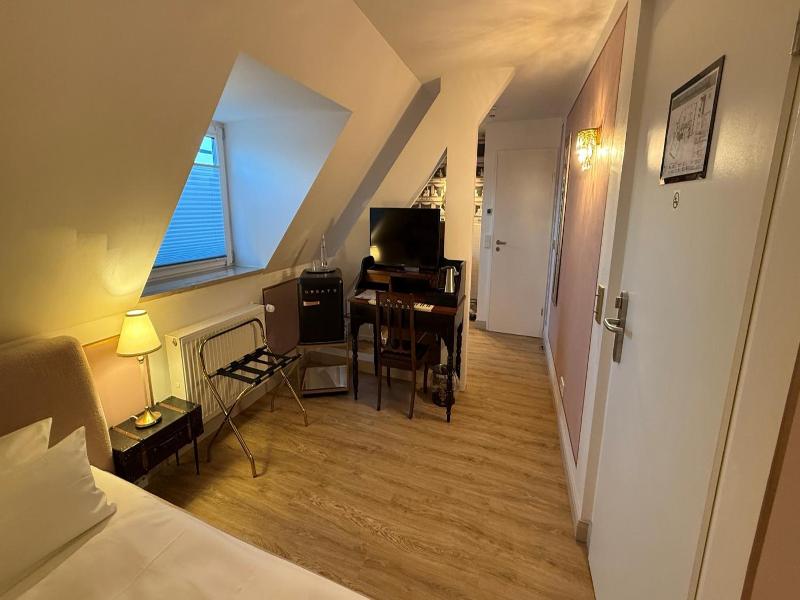 Hotel Du Train image