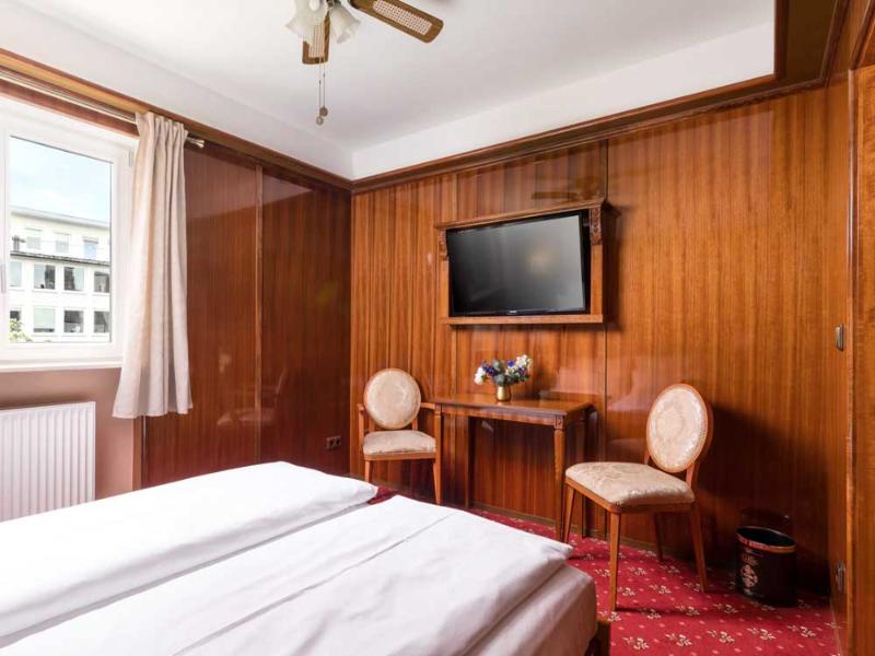 Hotel Du Train image