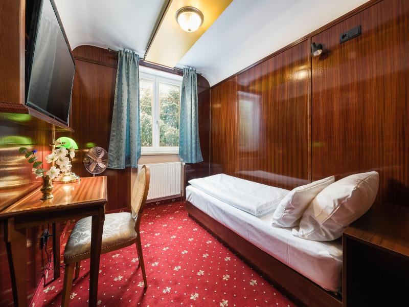 Hotel Du Train image
