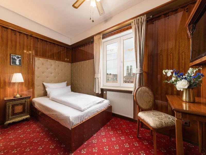 Hotel Du Train image