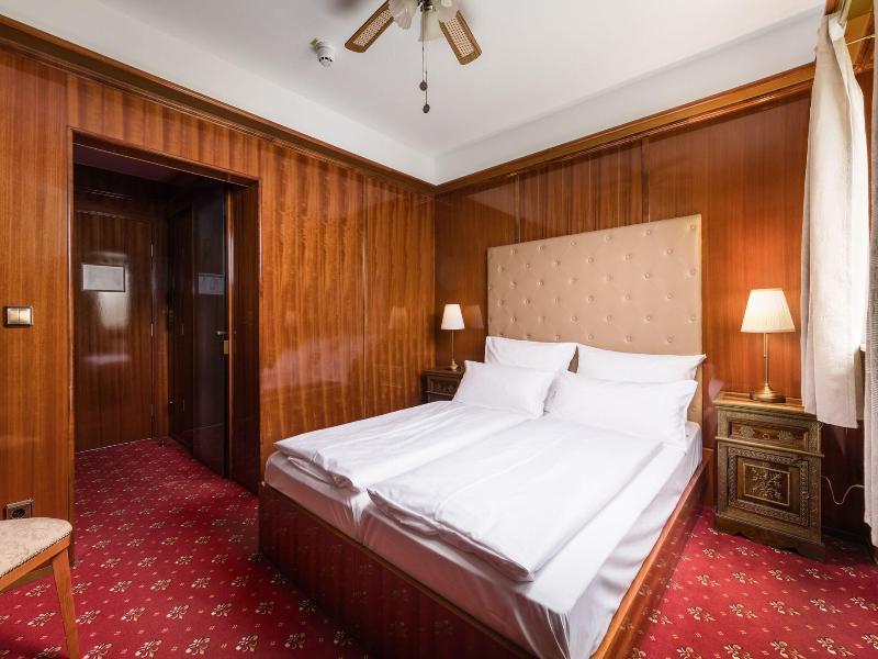 Hotel Du Train image