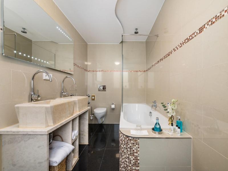 Hotel Du Train image