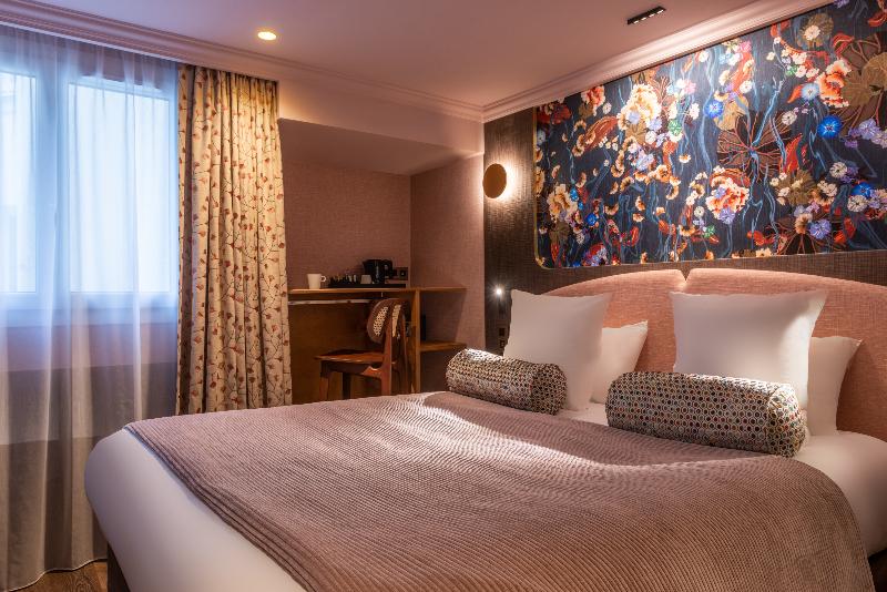 Bed room