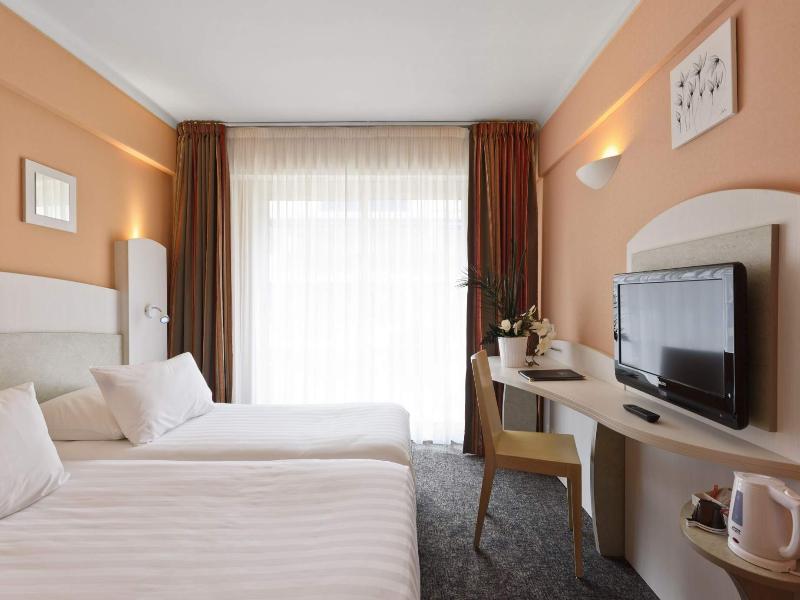 Best Western Astoria image