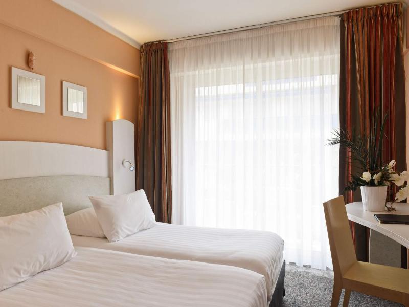 Best Western Astoria image