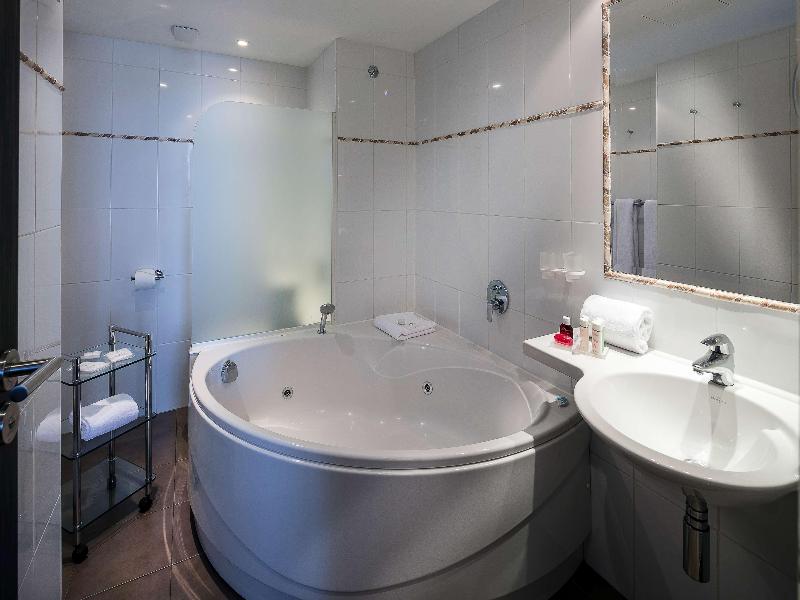 Hotel Mondial, BW Premier Collection image