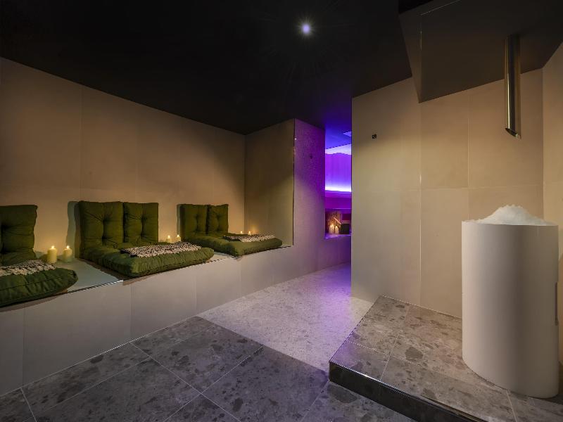 Hotel Wasserturm Cologne, Curio Collection image