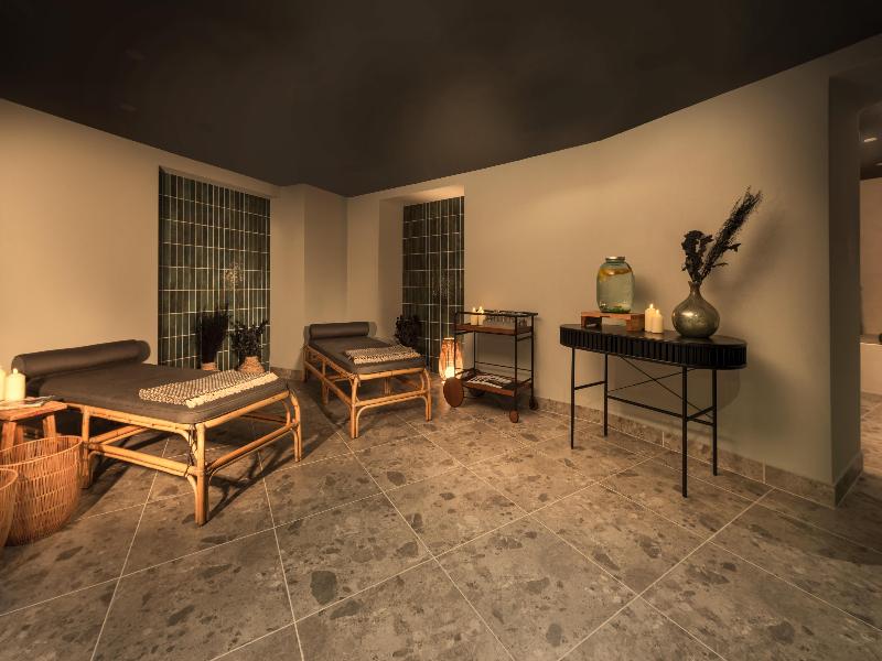 Hotel Wasserturm Cologne, Curio Collection image