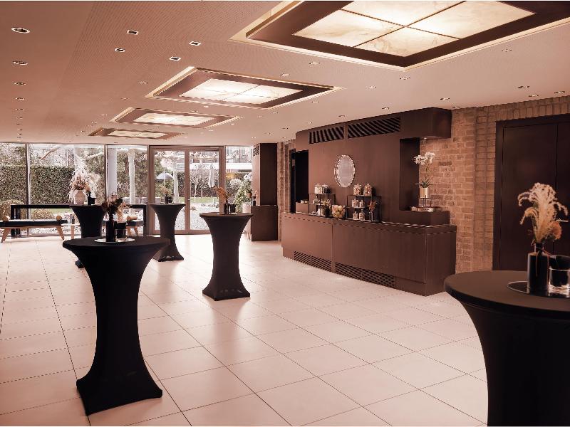 Hotel Wasserturm Cologne, Curio Collection image