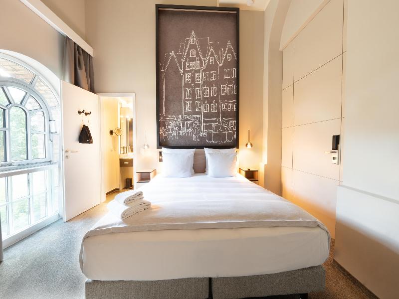 Hotel Wasserturm Cologne, Curio Collection image