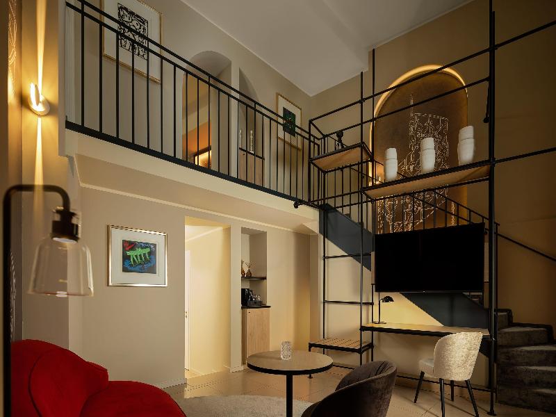 Hotel Wasserturm Cologne, Curio Collection image