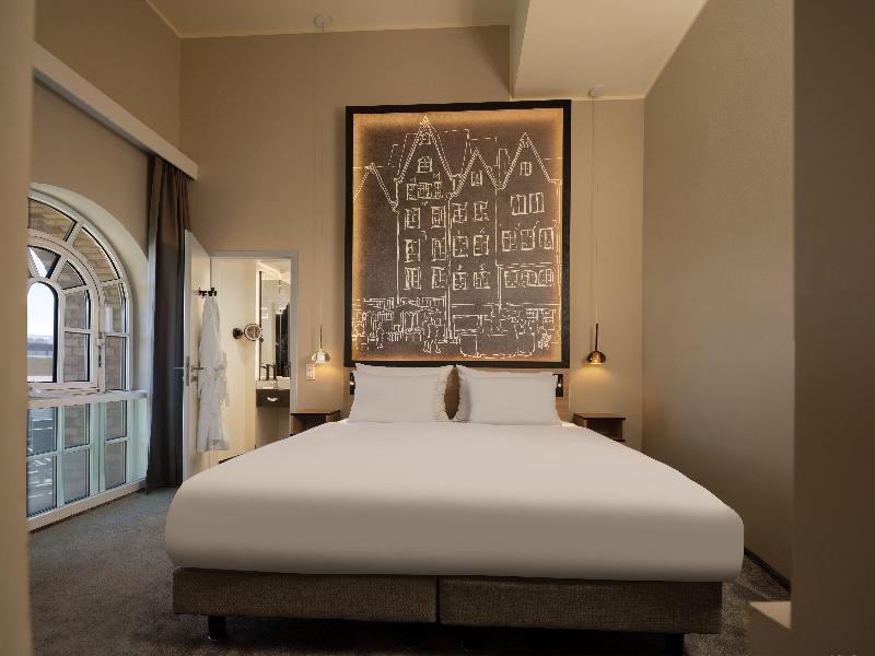 Hotel Wasserturm Cologne, Curio Collection image
