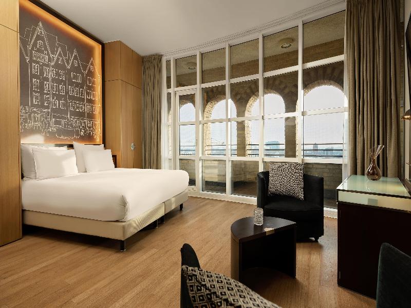Hotel Wasserturm Cologne, Curio Collection image