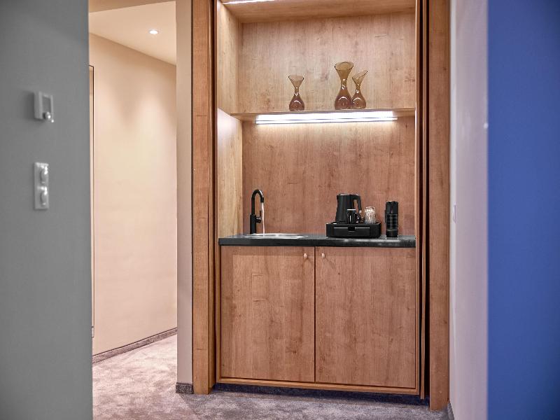 Hotel Wasserturm Cologne, Curio Collection image