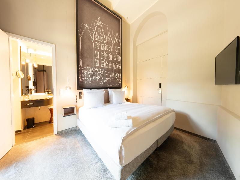 Hotel Wasserturm Cologne, Curio Collection image