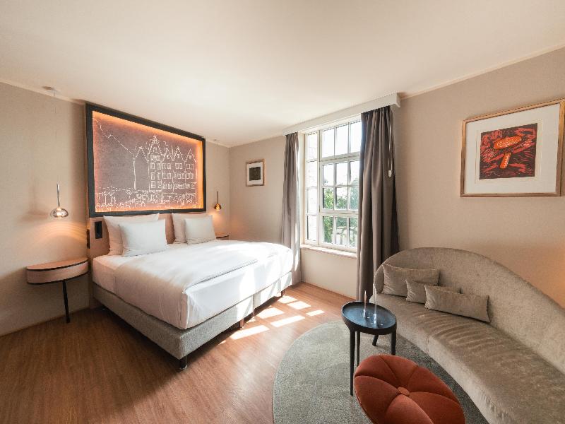 Hotel Wasserturm Cologne, Curio Collection image