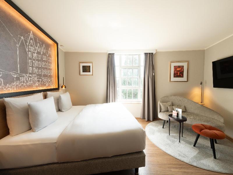Hotel Wasserturm Cologne, Curio Collection image