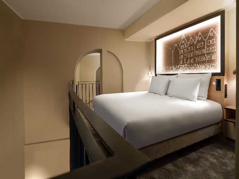 Hotel Wasserturm Cologne, Curio Collection image