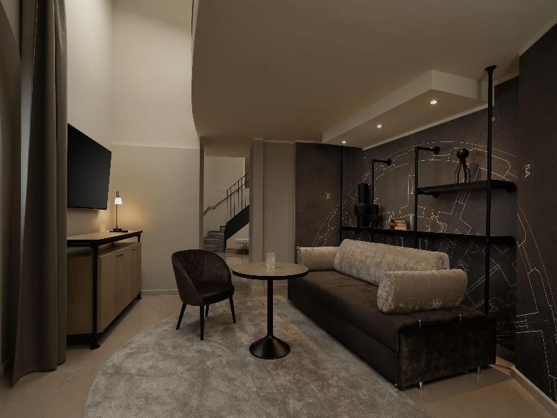 Hotel Wasserturm Cologne, Curio Collection image