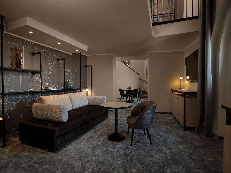 Hotel Wasserturm Cologne, Curio Collection image