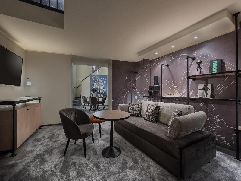 Hotel Wasserturm Cologne, Curio Collection image