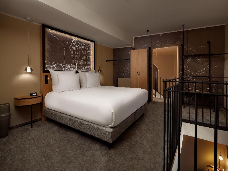 Hotel Wasserturm Cologne, Curio Collection image