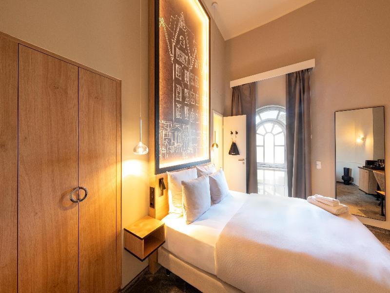 Hotel Wasserturm Cologne, Curio Collection image
