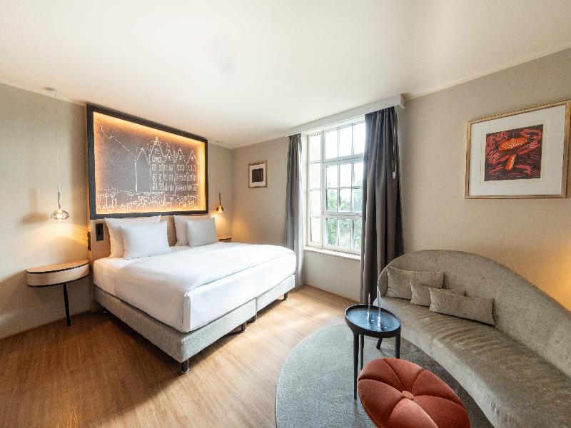 Hotel Wasserturm Cologne, Curio Collection image