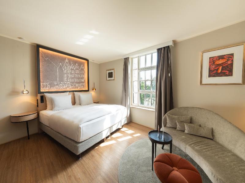 Hotel Wasserturm Cologne, Curio Collection image