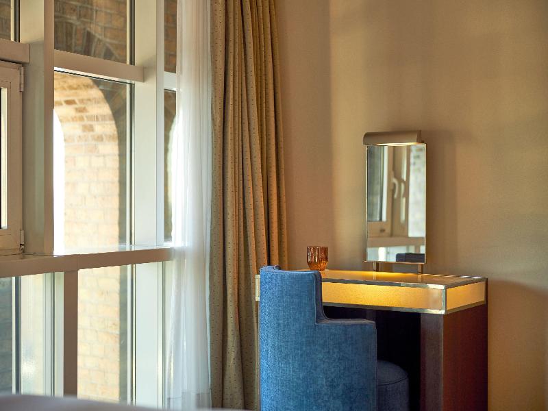 Hotel Wasserturm Cologne, Curio Collection image