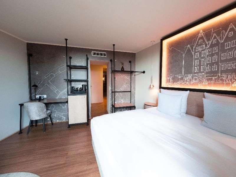 Hotel Wasserturm Cologne, Curio Collection image