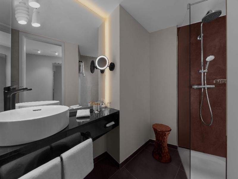 Hotel Wasserturm Cologne, Curio Collection image