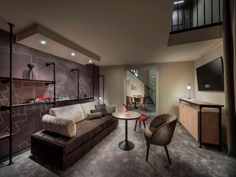 Hotel Wasserturm Cologne, Curio Collection image