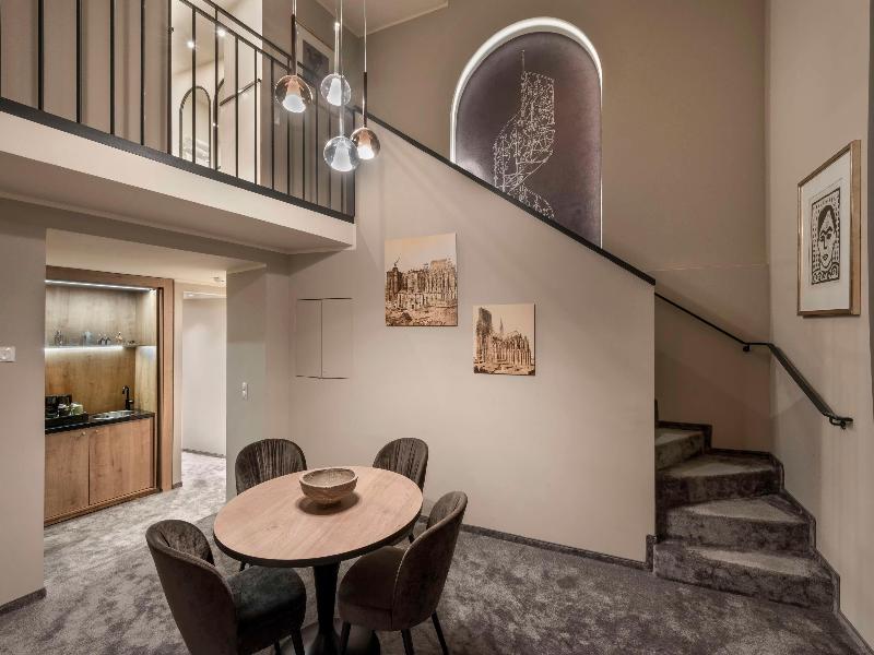 Hotel Wasserturm Cologne, Curio Collection image