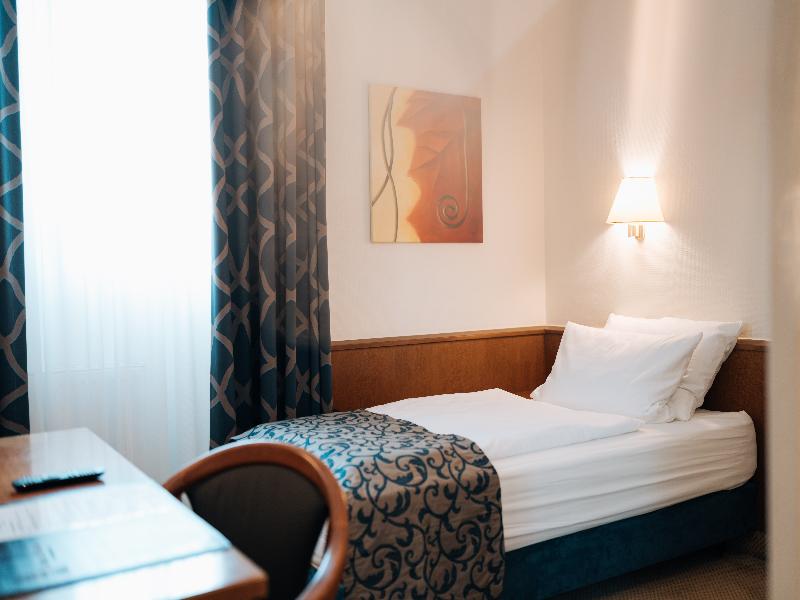 Hotel Viktoria image