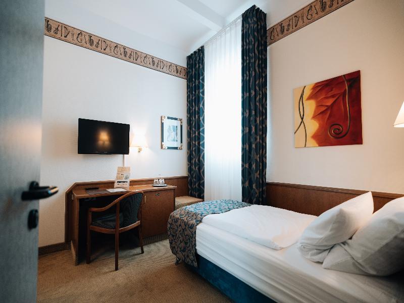 Hotel Viktoria image