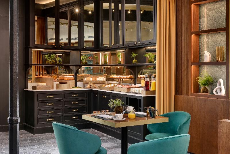 Floren Luxury Hotel image