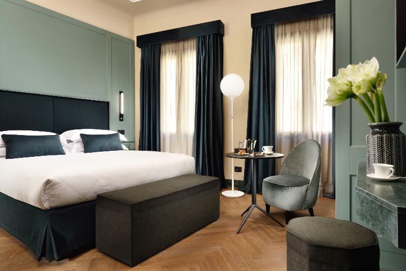 Floren Luxury Hotel image