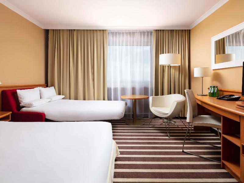 Novotel Poznan Centrum image