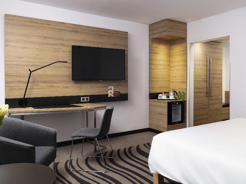 Novotel Poznan Centrum image