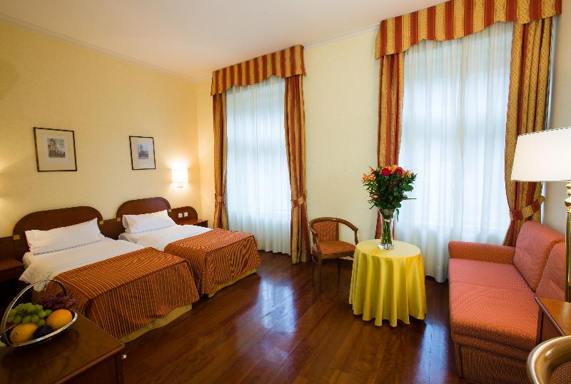 Hotel Kinsky Fountain image