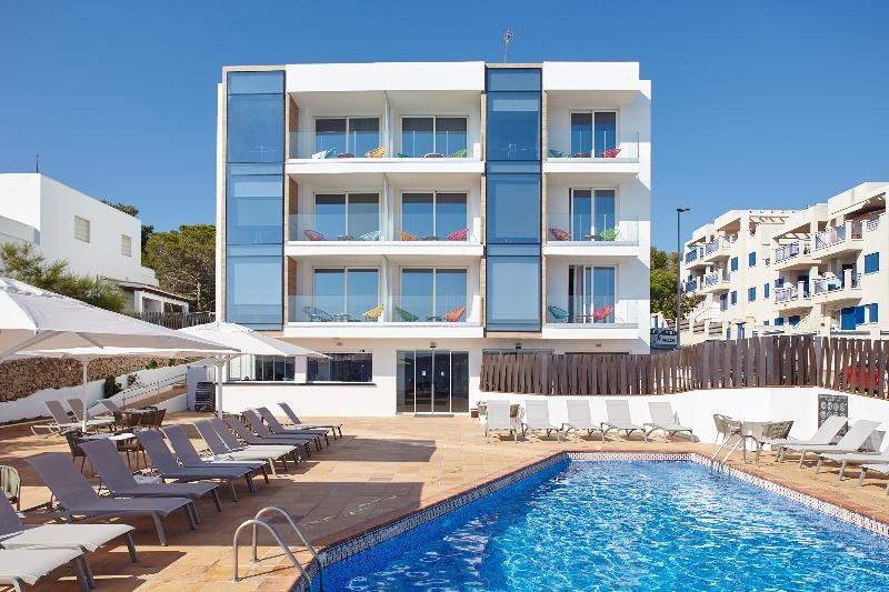 Apartamentos Sol Bahia Ibiza Suites